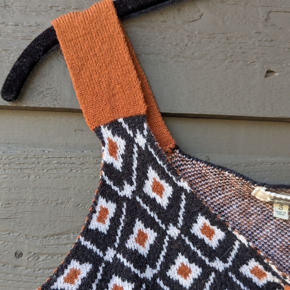 Gimmicks by BKE Western Boho Knit Lace Up Crop Tank Top Size Small - Picture 3 of 8